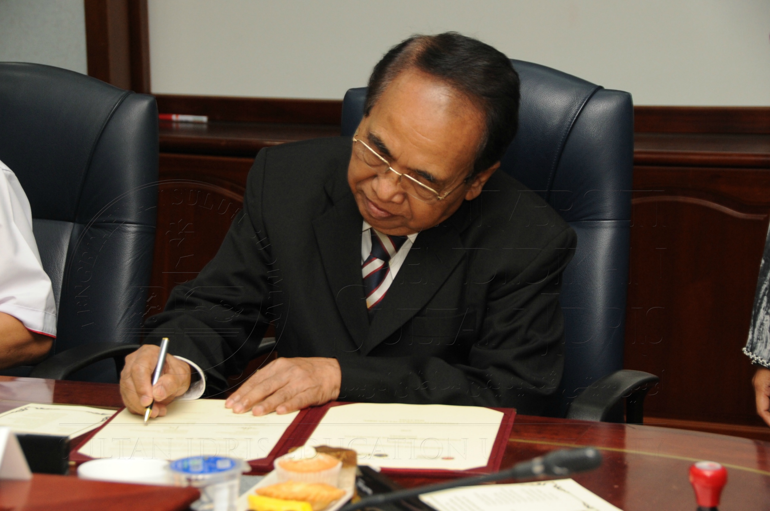 PRO16 6 Mou HAS 7880